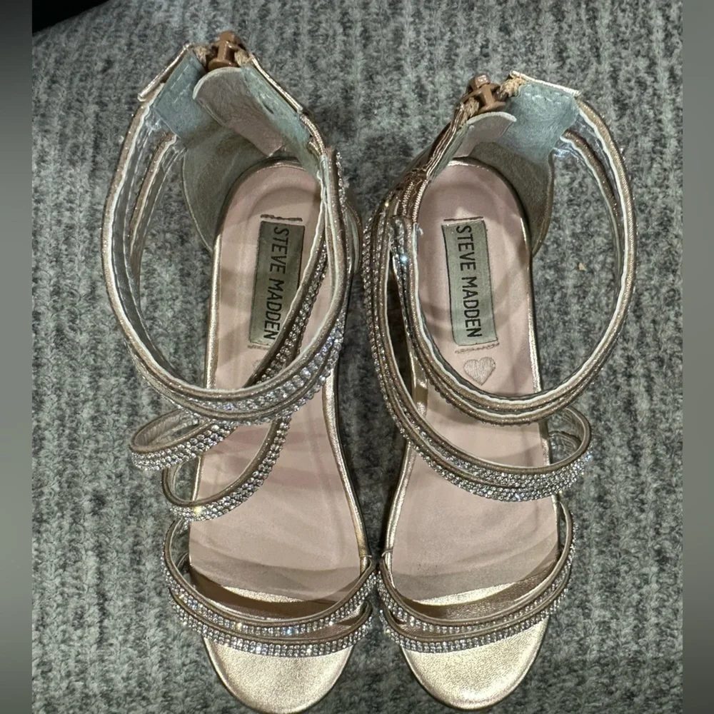 STEVE MADDEN Girls Jsweetst Rose Gold Dress wedge Sandal with rhinestones